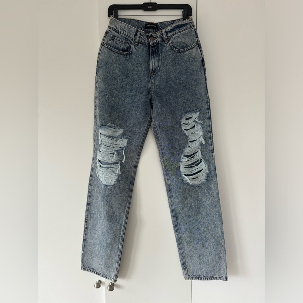 Distressed Blue Retrofete Jeans